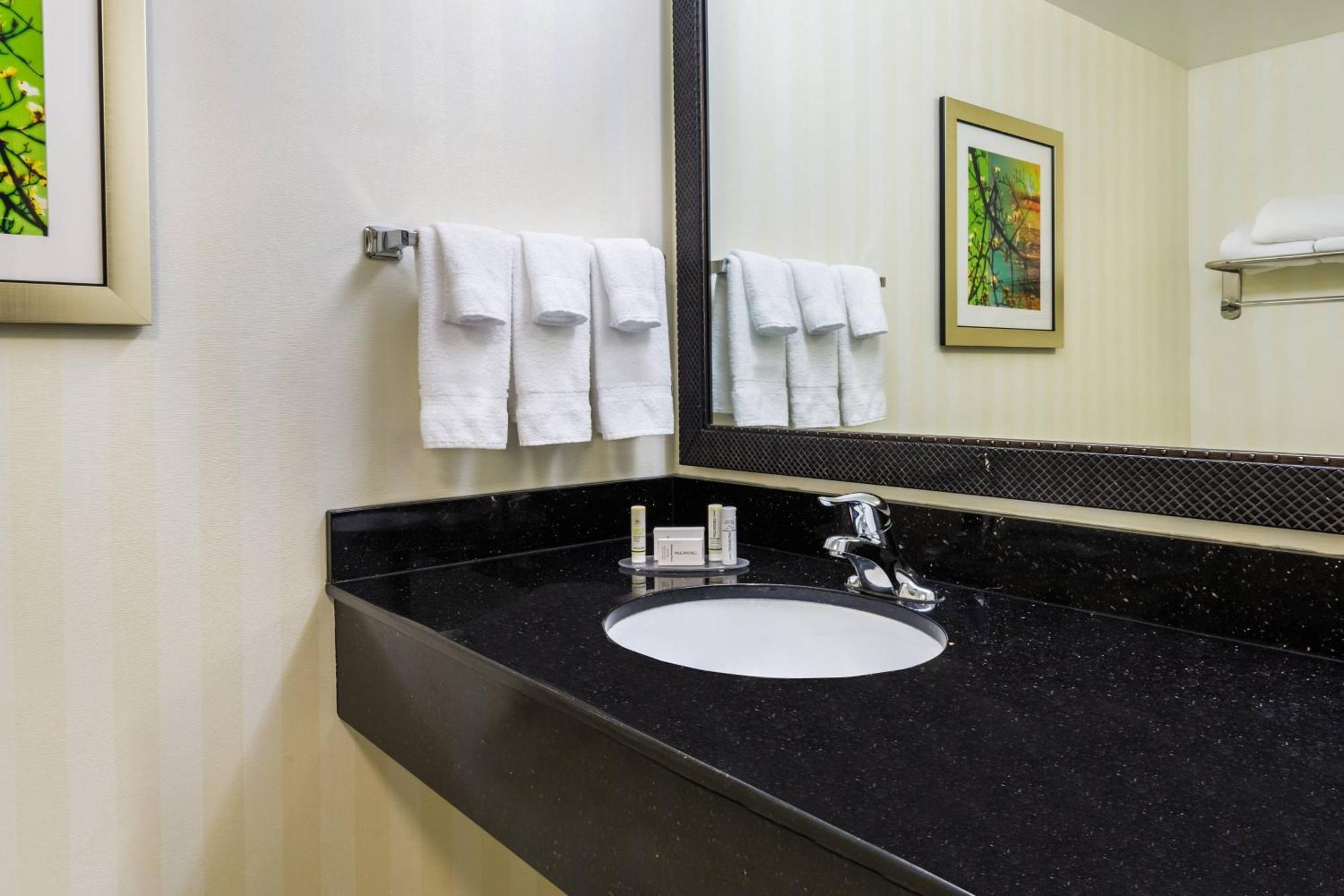 Fairfield Inn & Suites - Buffalo Airport Cheektowaga Exterior foto